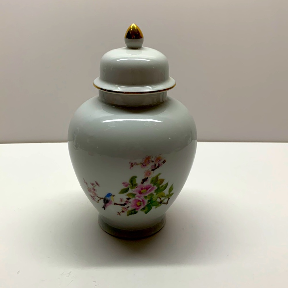 Ginger Jar with lid bluebird Takahashi
